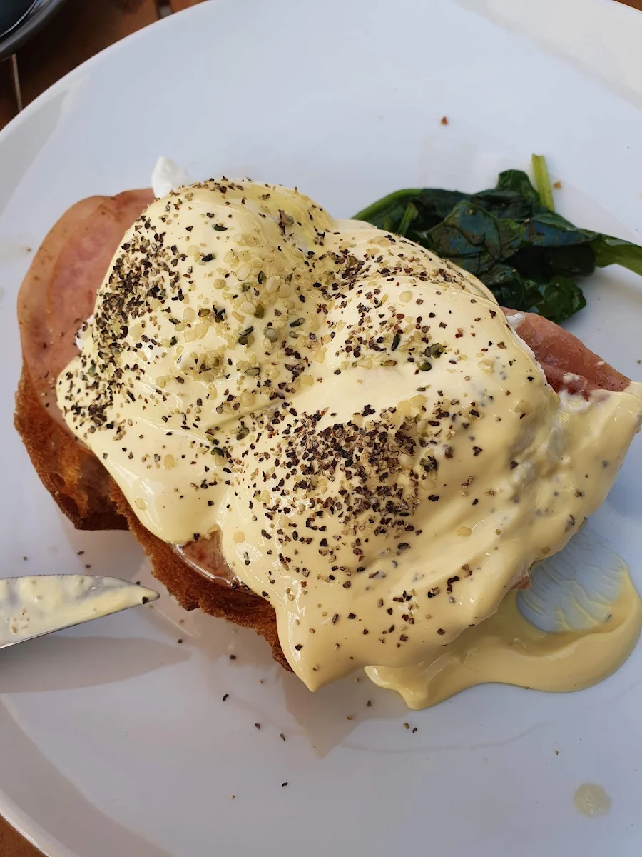Eggs Benny, Coco's Cafe and Catering