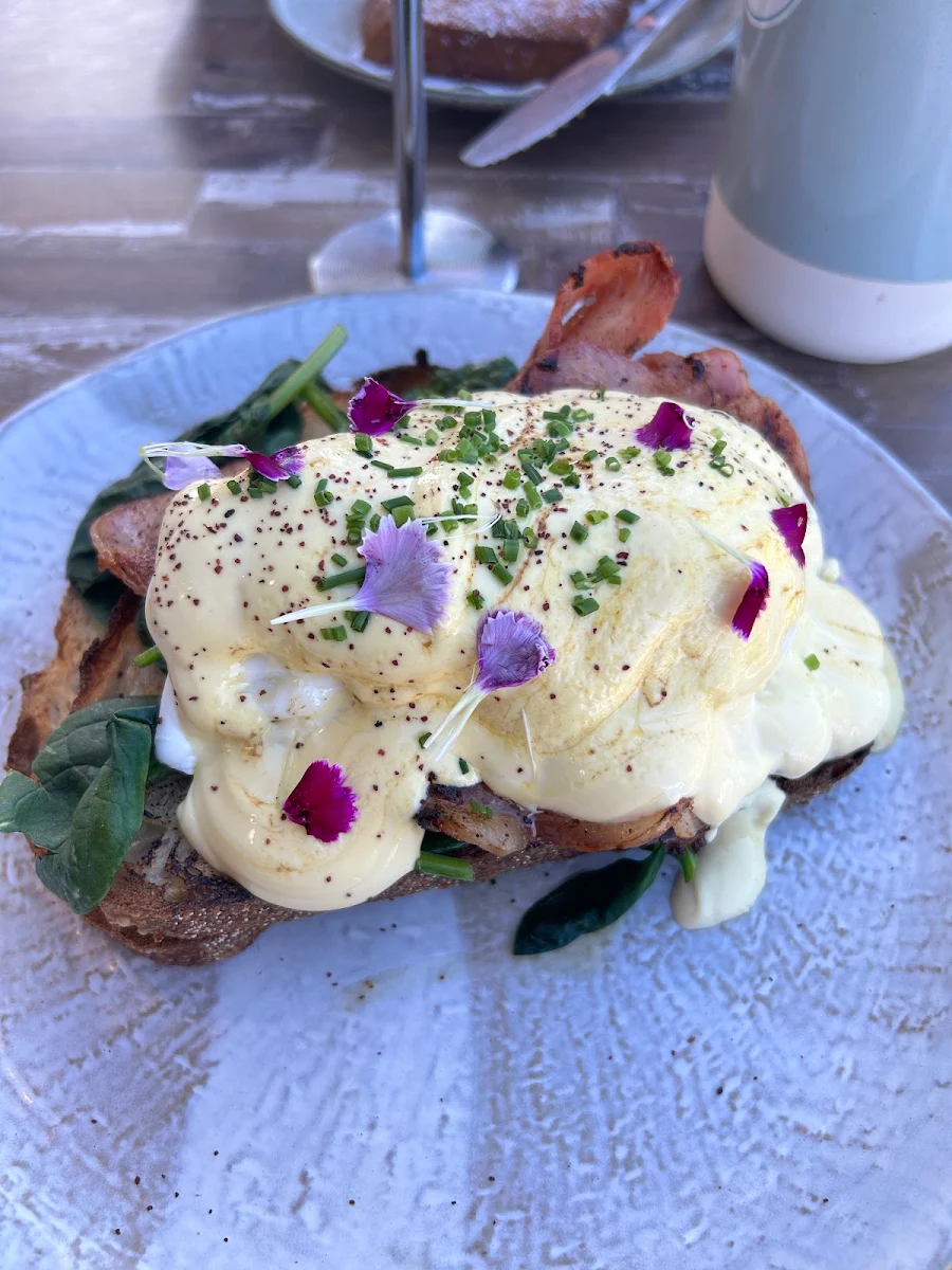 Eggs Benedict