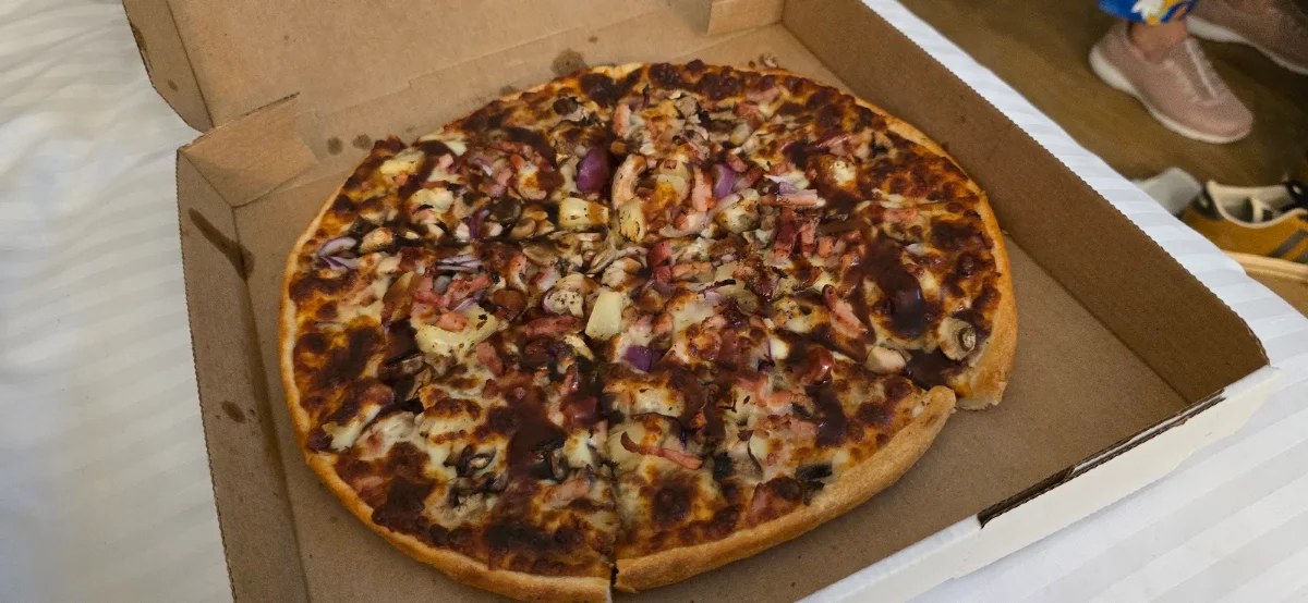 Highlights, Pizza in Paradise
