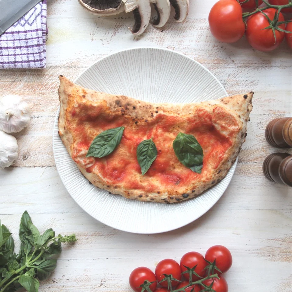 Calzone, Motza Pizza