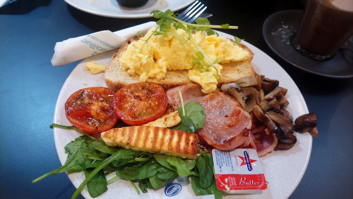 Big Brekkie Include Hash Brown and 2 Eggs Bacon