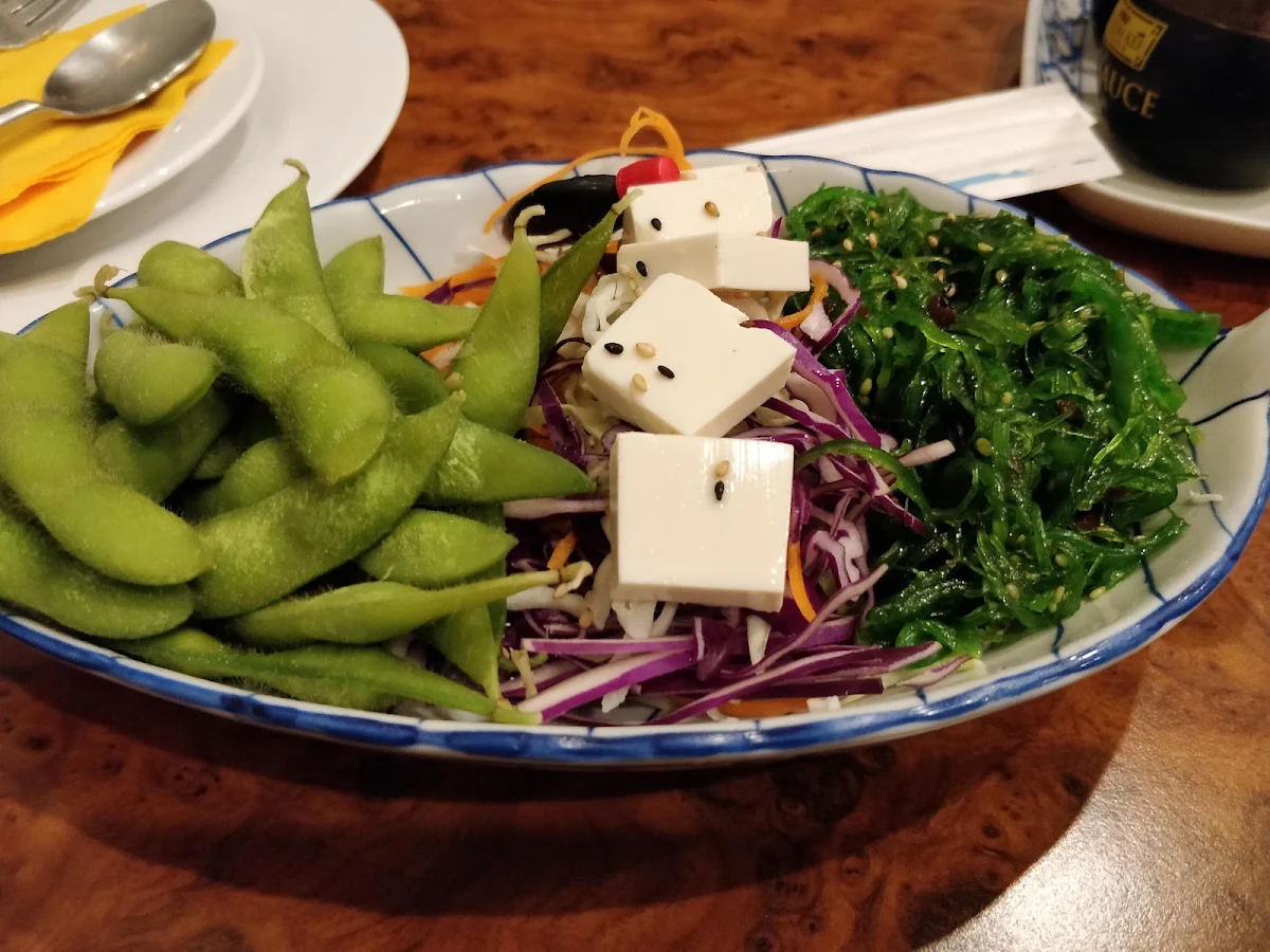 Highlights, Krua Thai and Japanese Restaurant