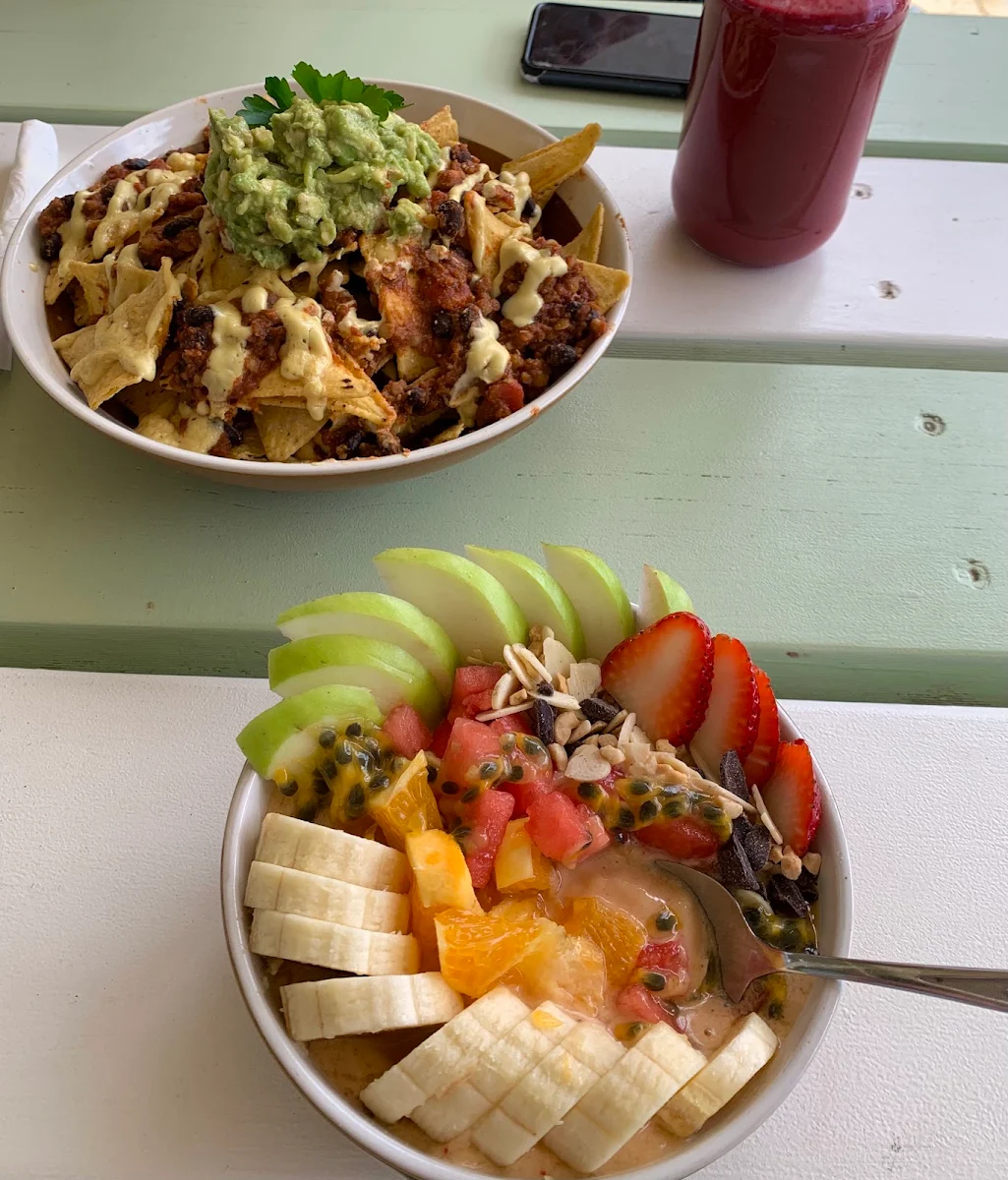 Nachos and Smoothie Bowl