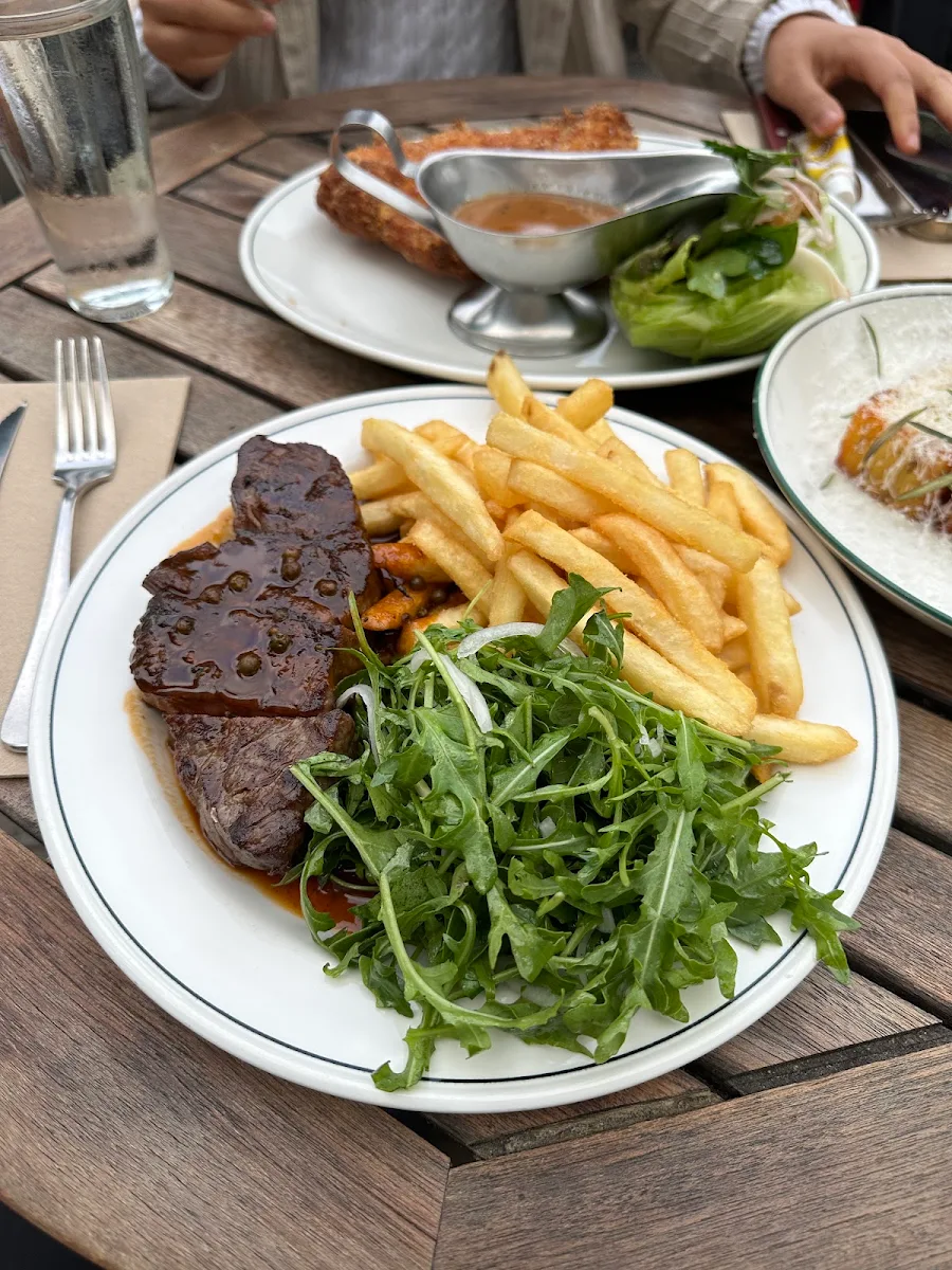 250g Porterhouse Steak with Chips and Salad