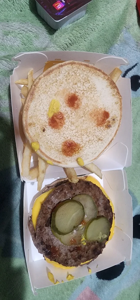 Triple Cheeseburger, McDonald's Beechboro