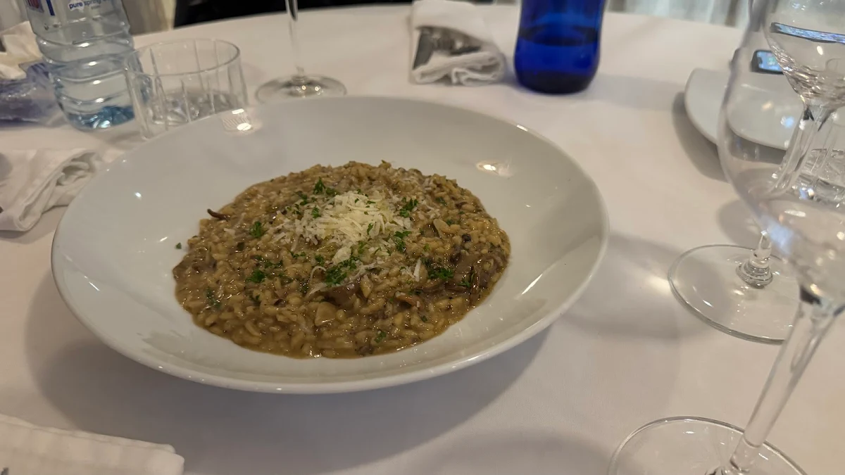 Highlights, Fellini Restaurant