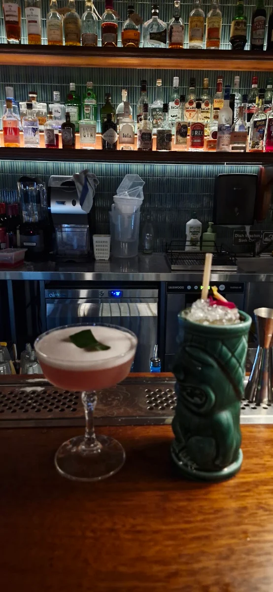Highlights, The Hound Small Bar