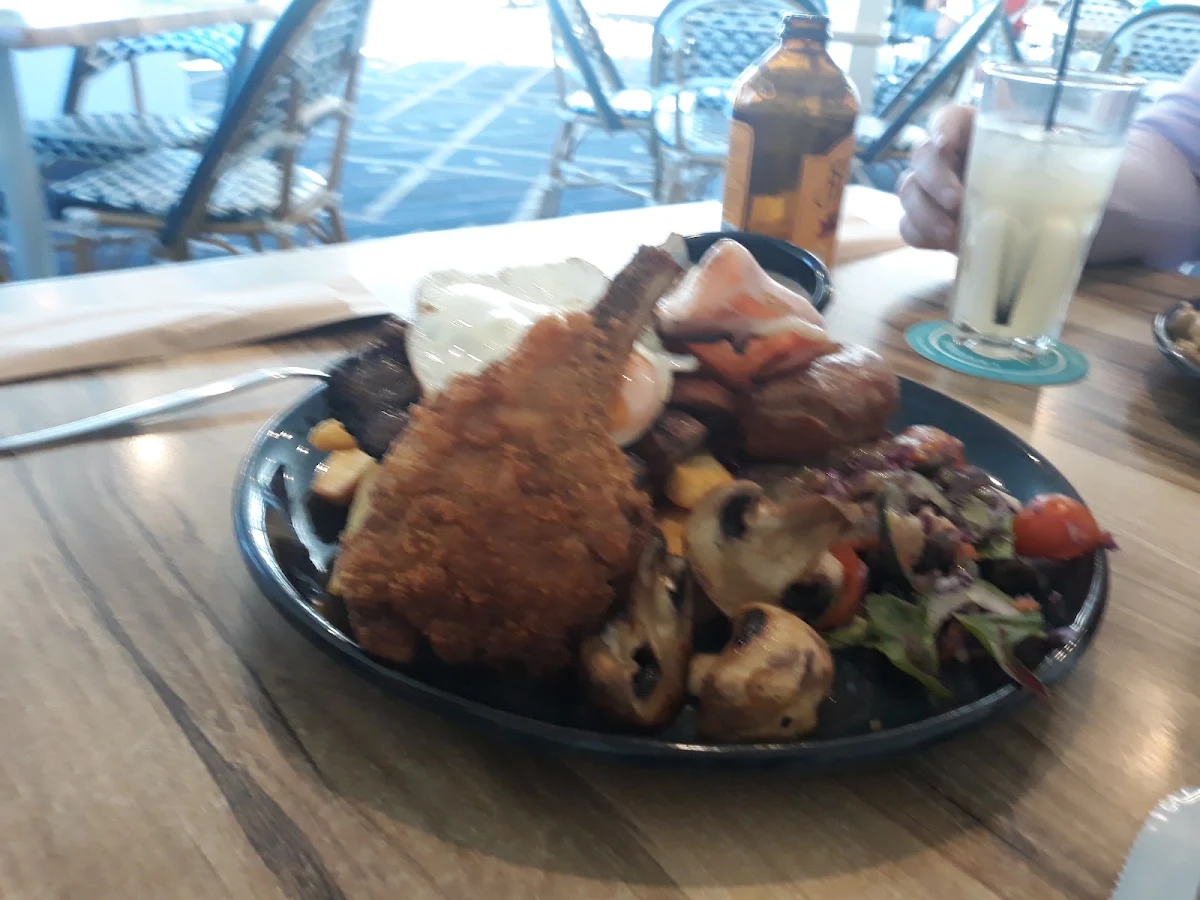 Mixed Grill with Crumb Cutlet