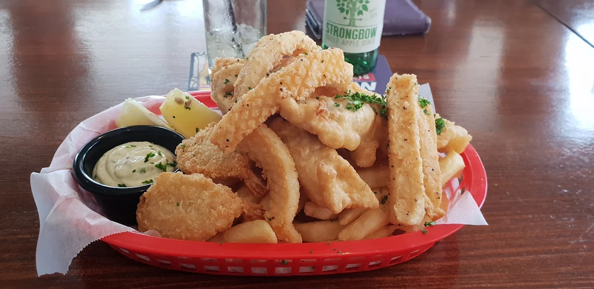 Seafood Basket of Chips
