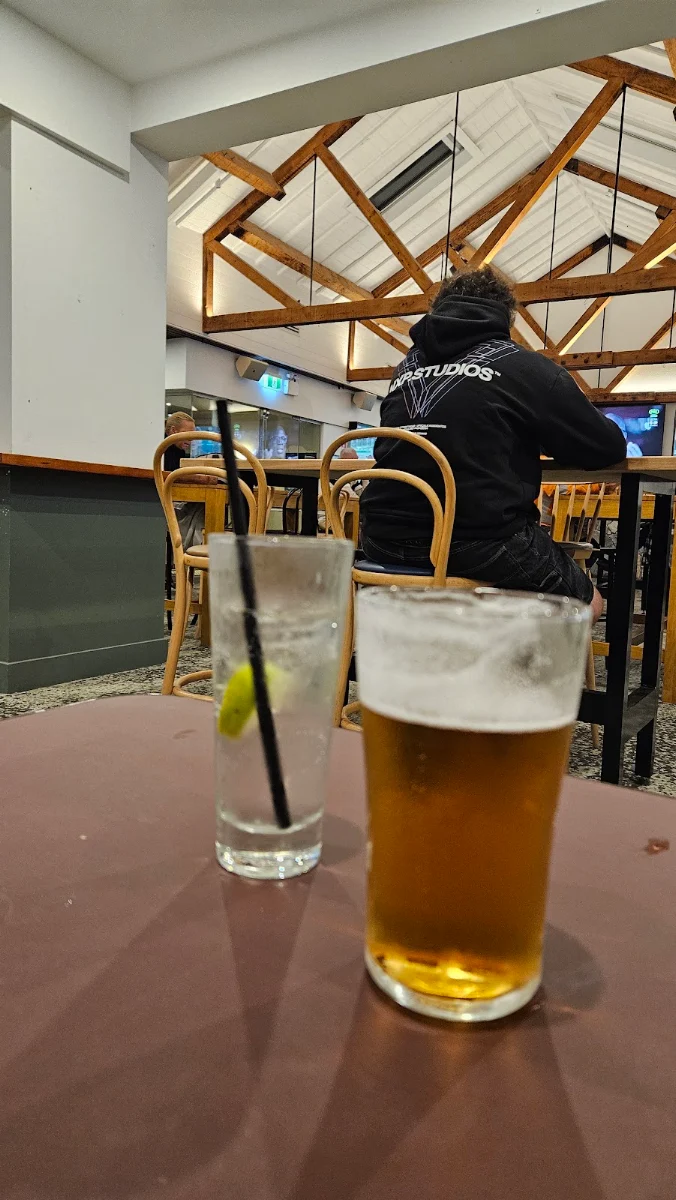 Highlights, Engadine Tavern