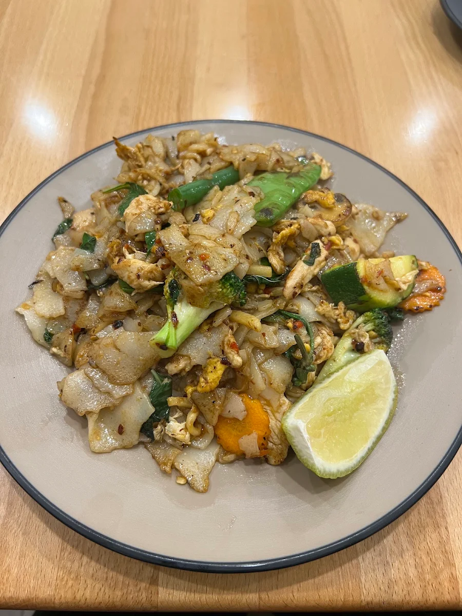 Pad Kee Mao Chicken