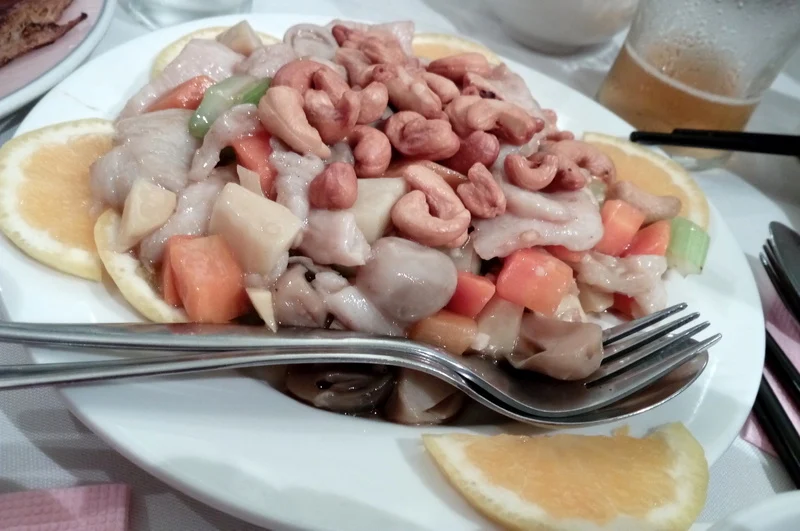 Braised Chicken with Cashew Nuts