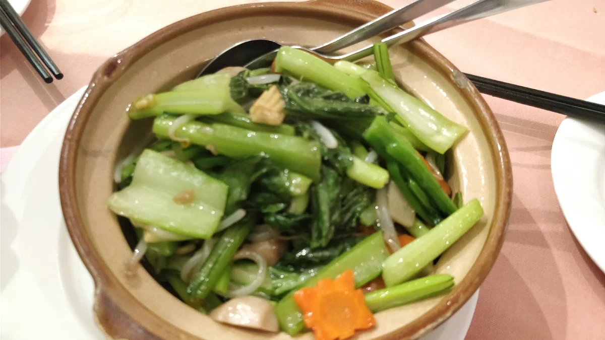 Steamed Choy Sum with Oyster Sauce