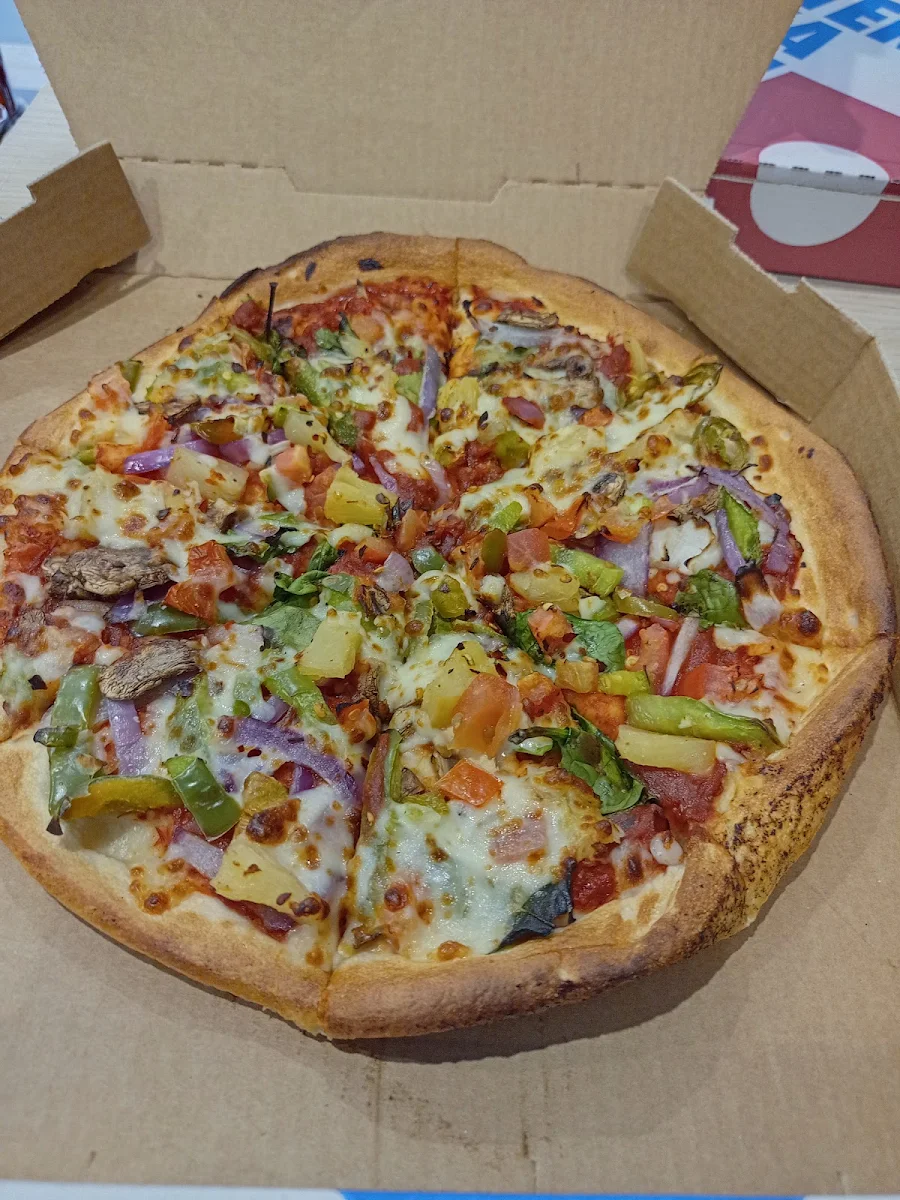 Spicy Paneer Pizza