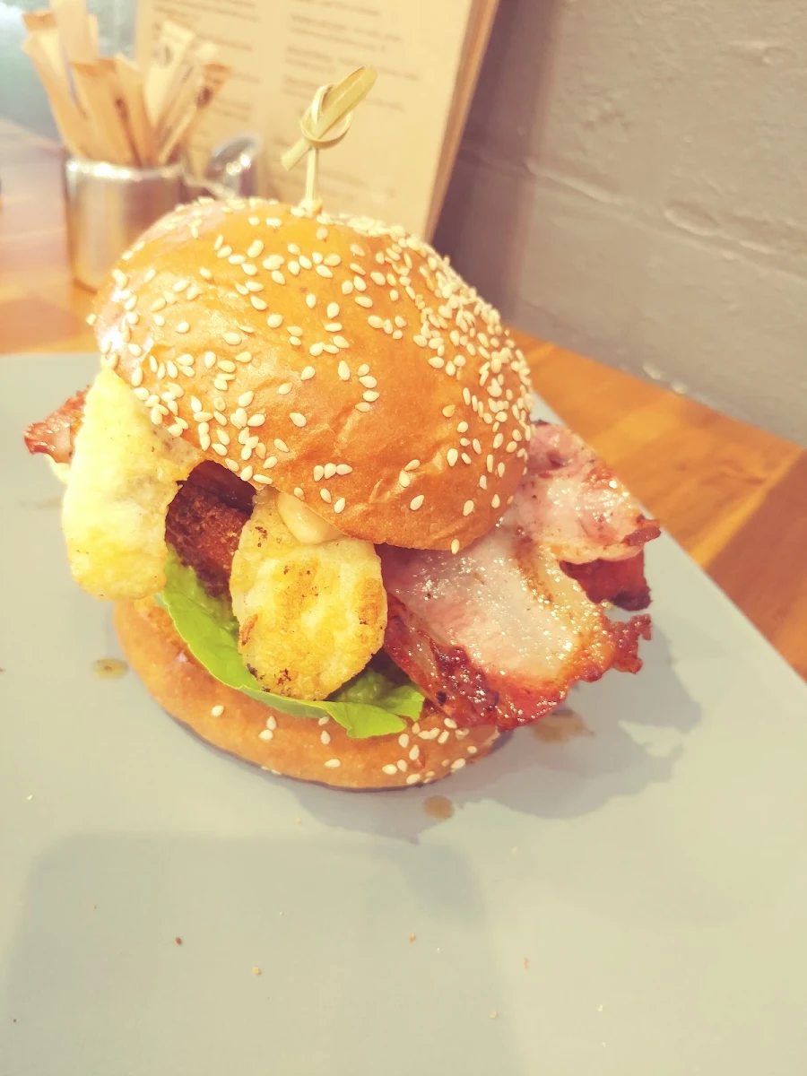 Chicken Burger, Big Red Cafe