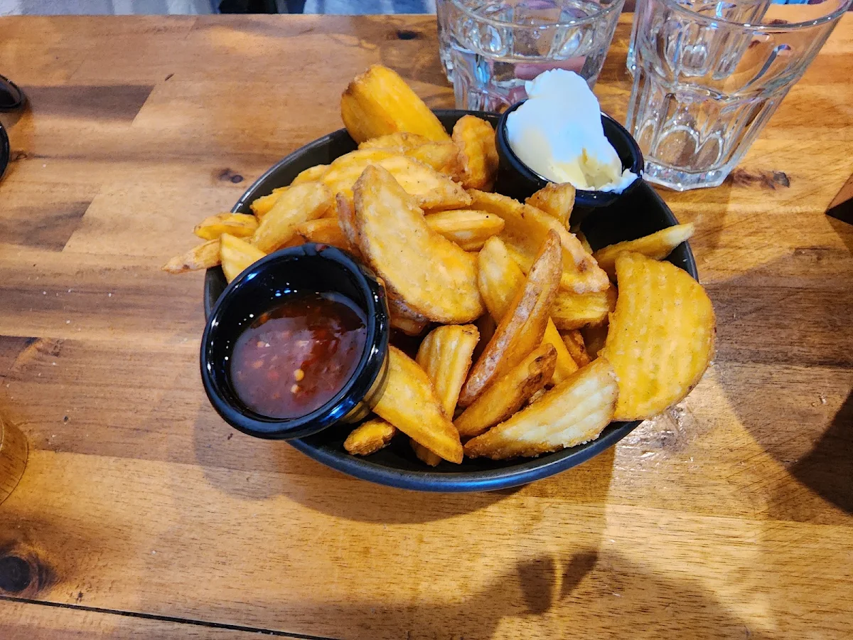Chips, Big Red Cafe