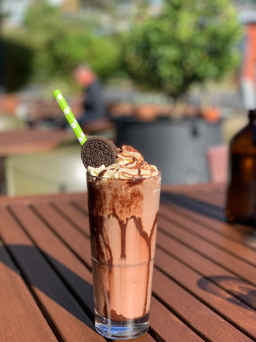 Oreo Milkshake, The Picnic Basket Café
