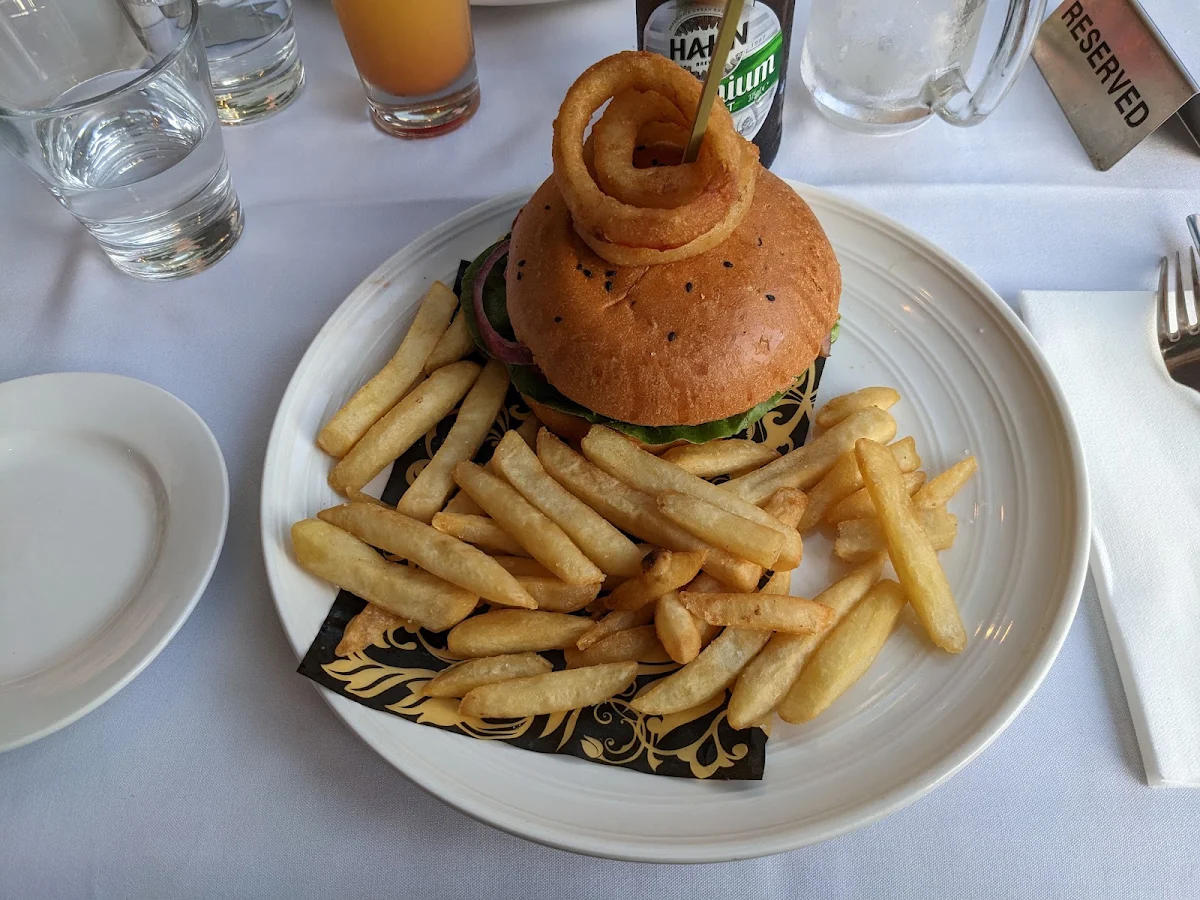 Cheeseburger, Adria Bar Restaurant