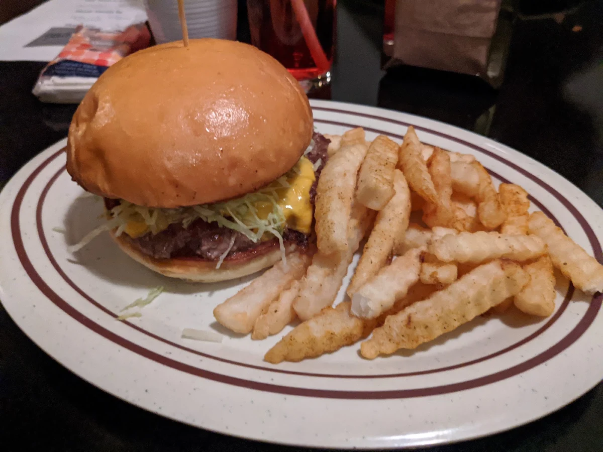 Cheeseburger, The Falcon Restaurant