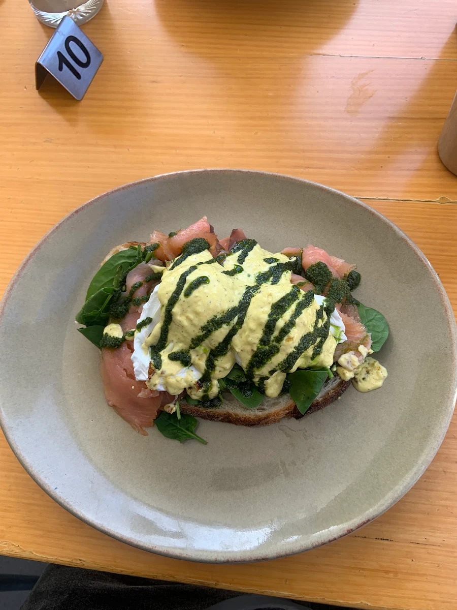 Eggs Benedict, Local Hive Cafe