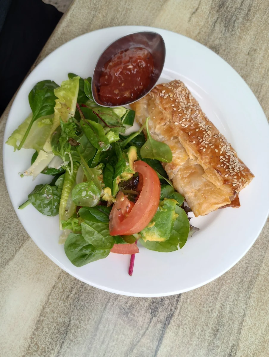 Highlights, Cook Rd Café