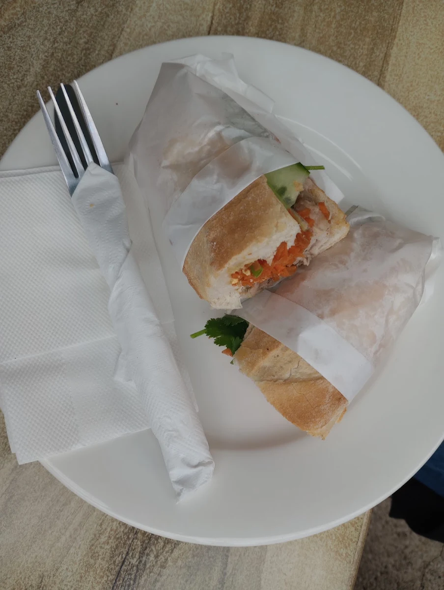 Highlights, Cook Rd Café