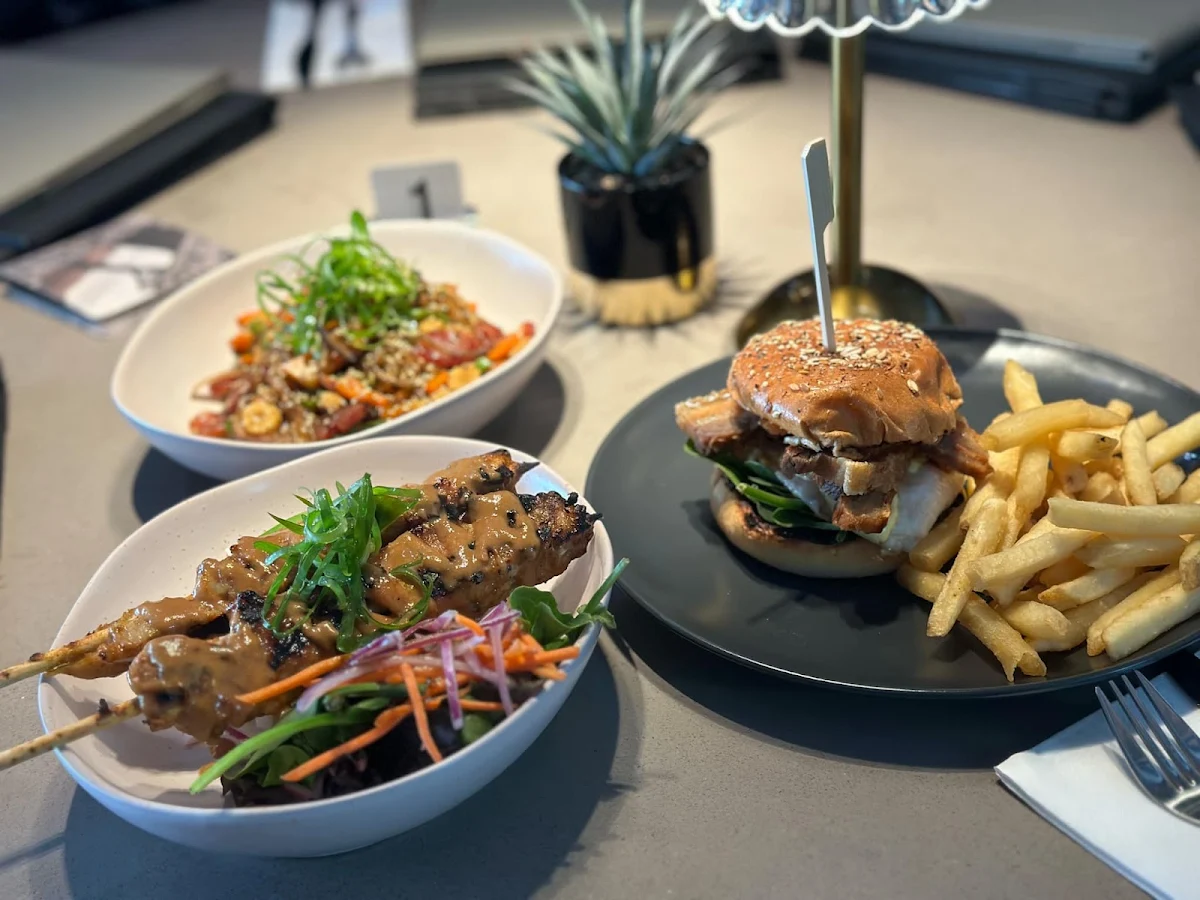 Highlights, Drunken Monkey Cafe Bar & Restaurant Broadbeach