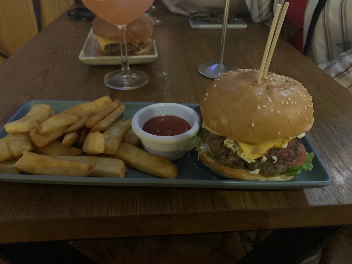 Highlights, Royal Oak Hotel