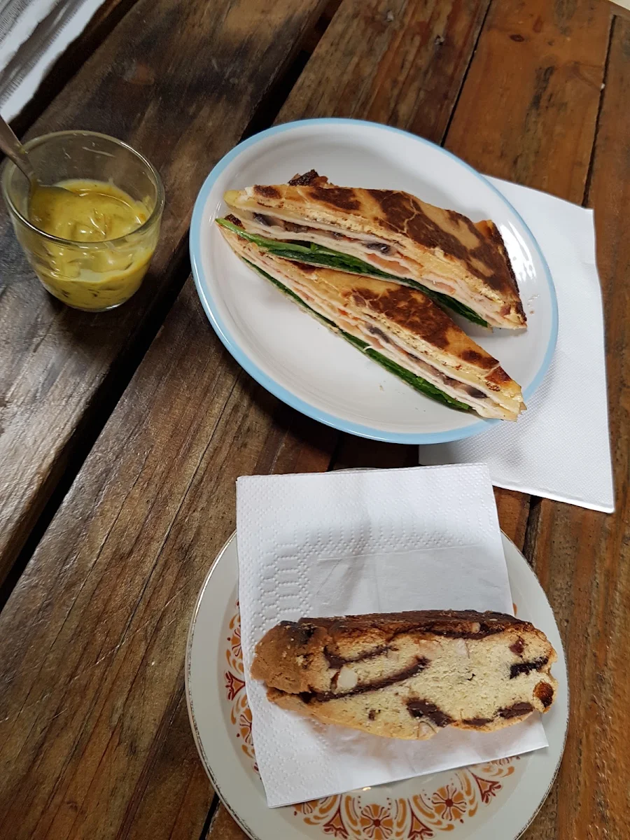 Highlights, Babylon Cafe