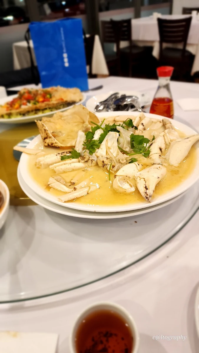 Highlights, Wong's Lucky Bar