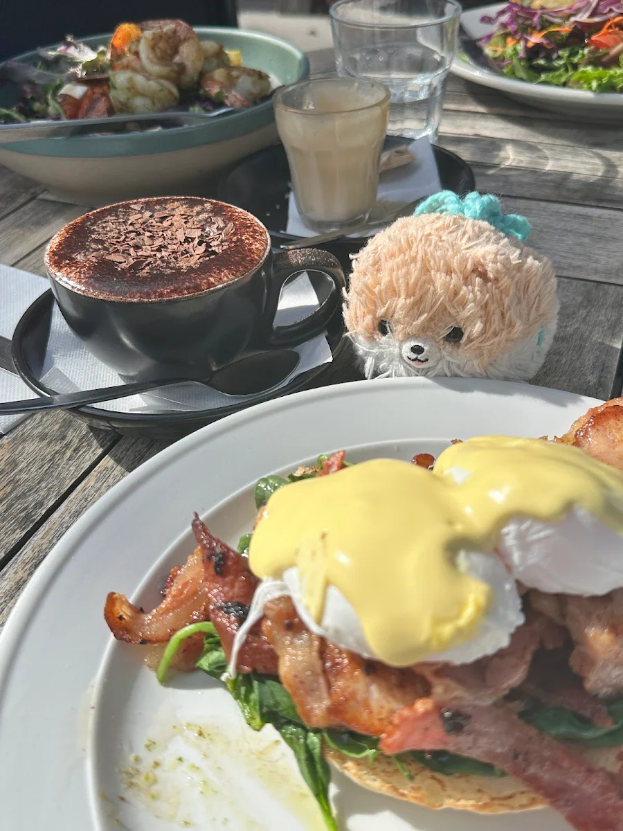 Eggs Benedict, Blackbird Cafe