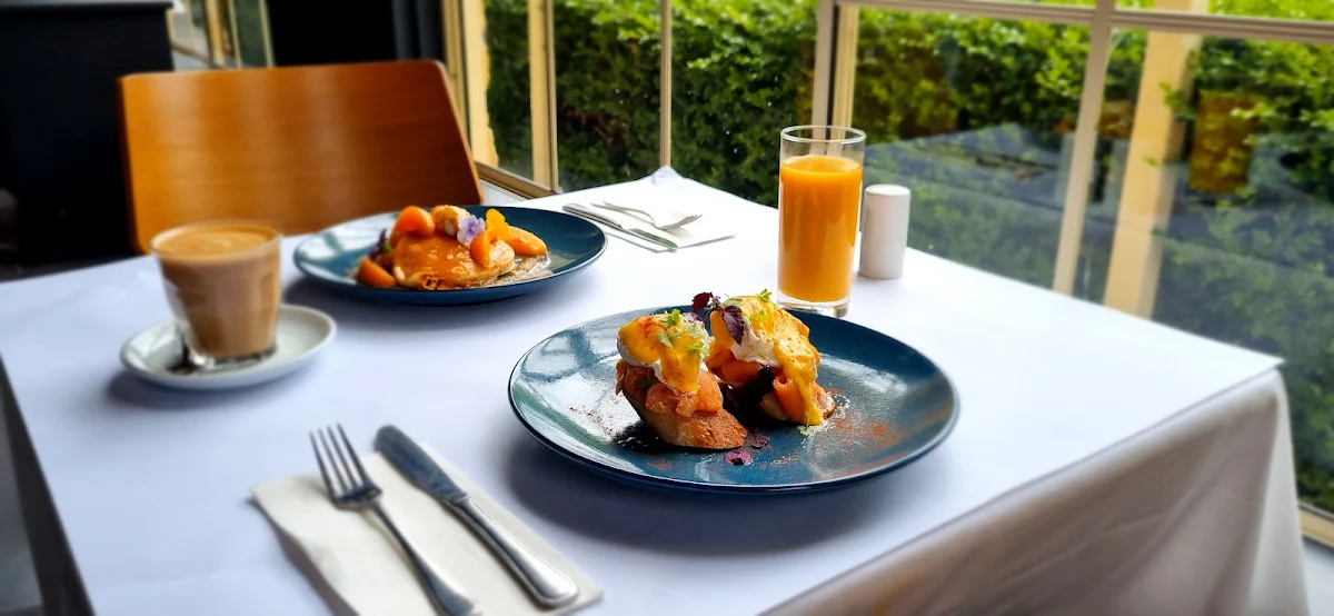 Highlights, Vine Restaurant