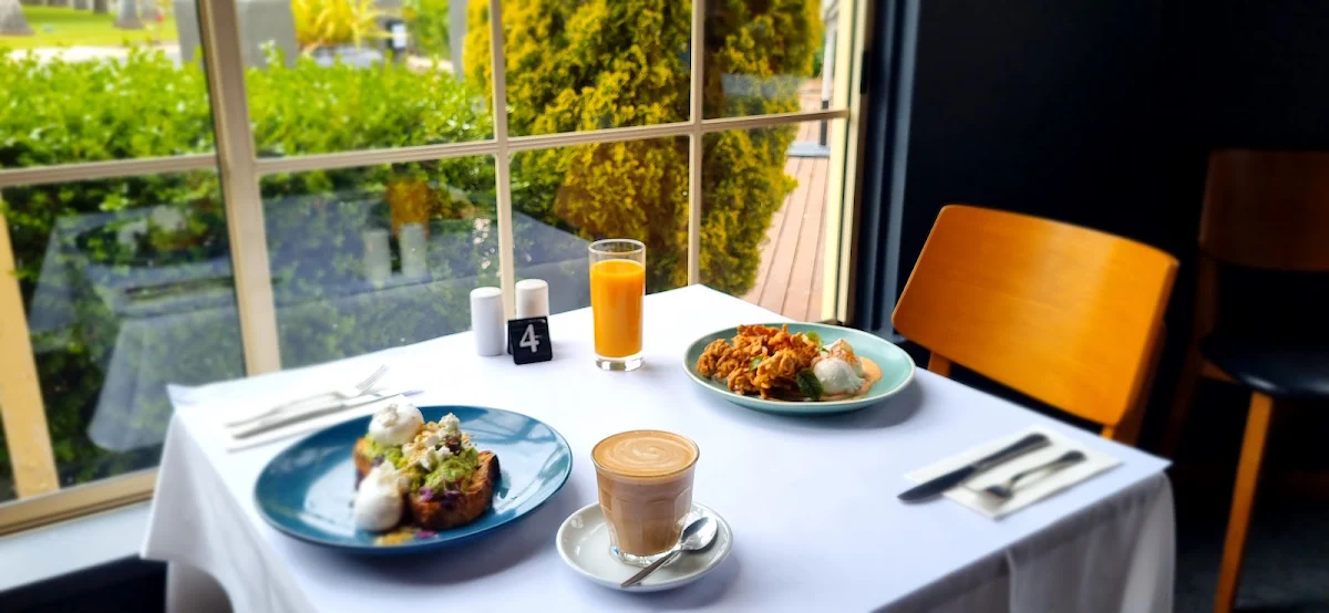Highlights, Vine Restaurant