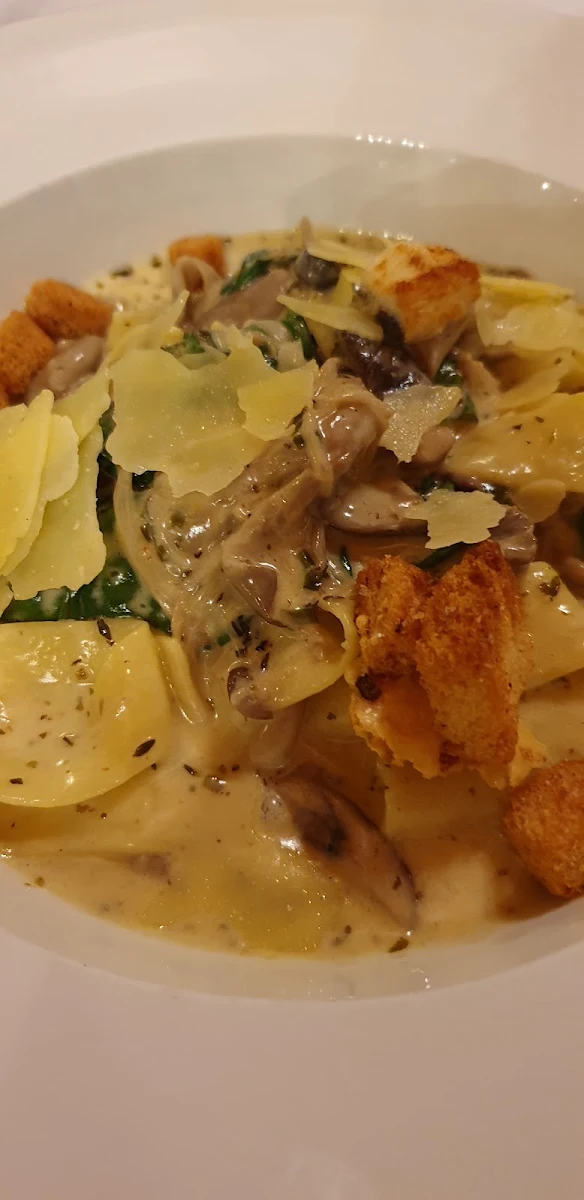Highlights, Vine Restaurant