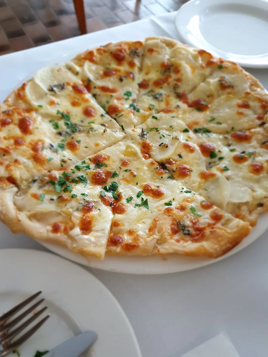 Highlights, Good Times Pizza & Bar