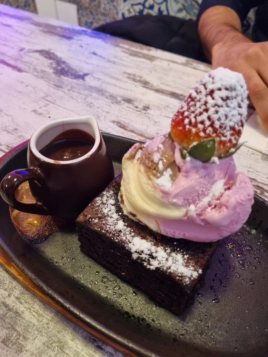 Sizzling Brownie Sundae