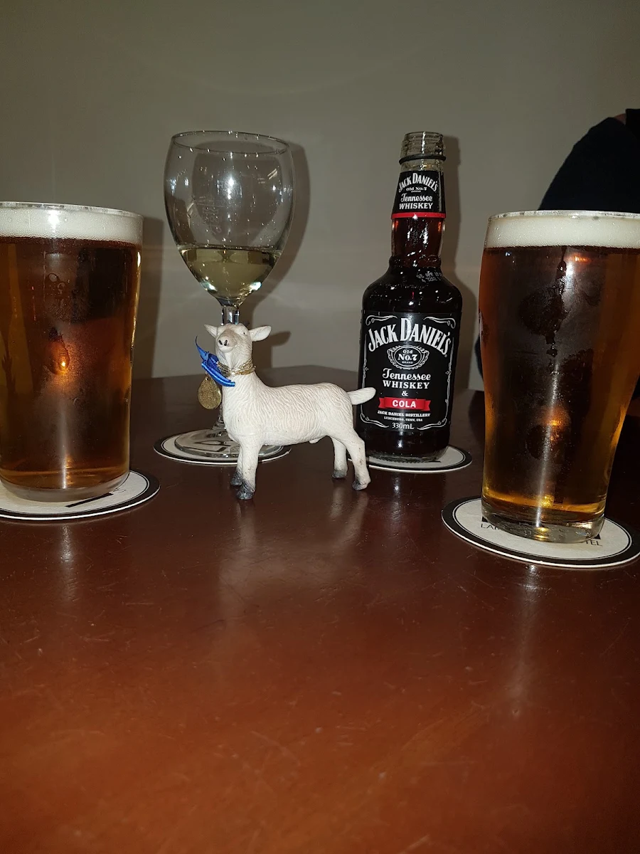 Drinks, Lambton Park Hotel