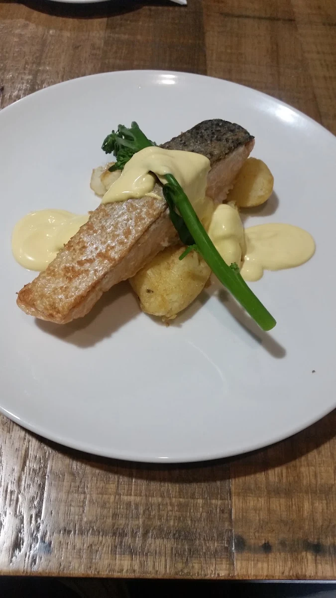 Salmon, Finsbury Hotel