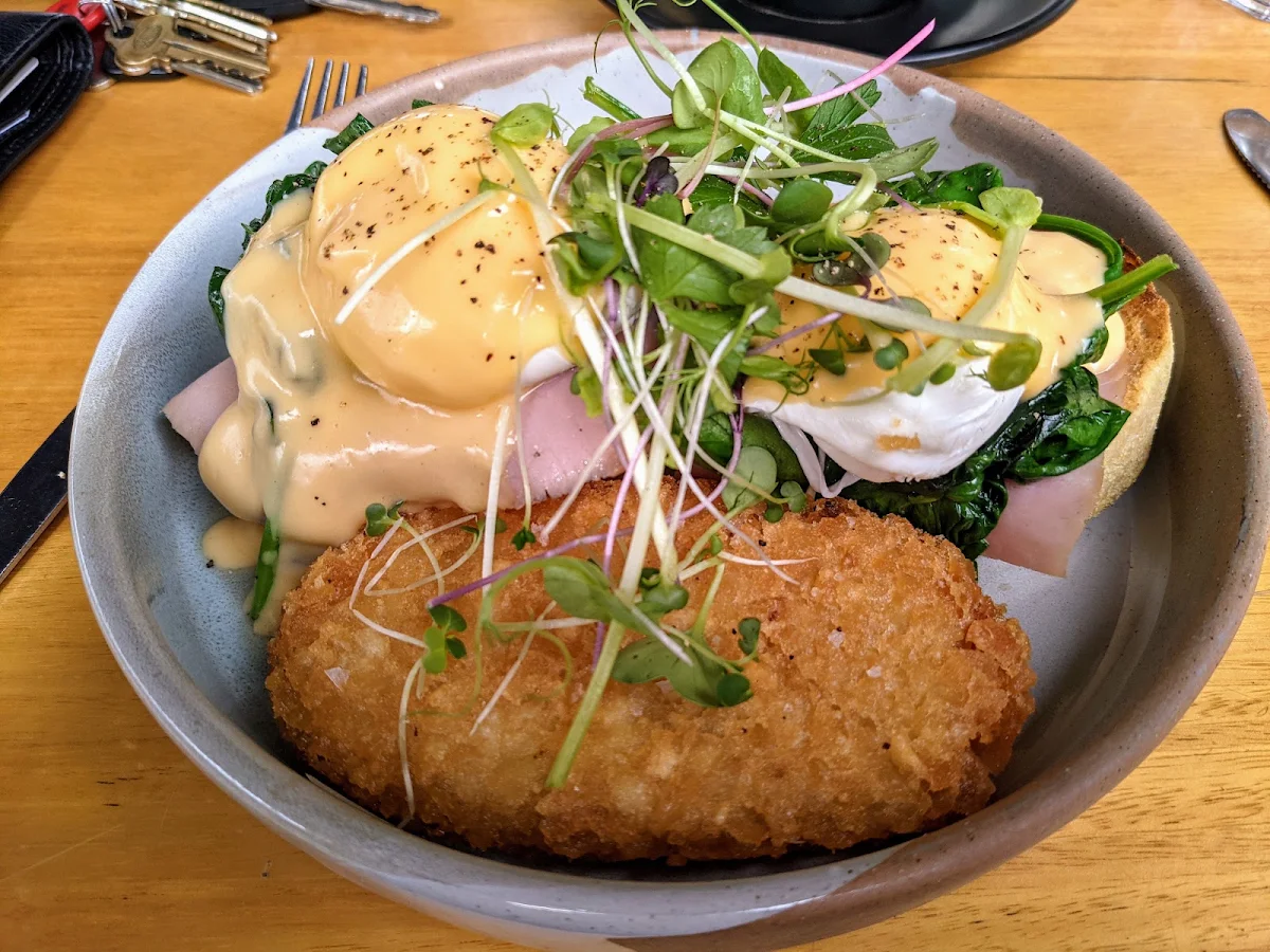 Eggs Benedict with Hash Brown