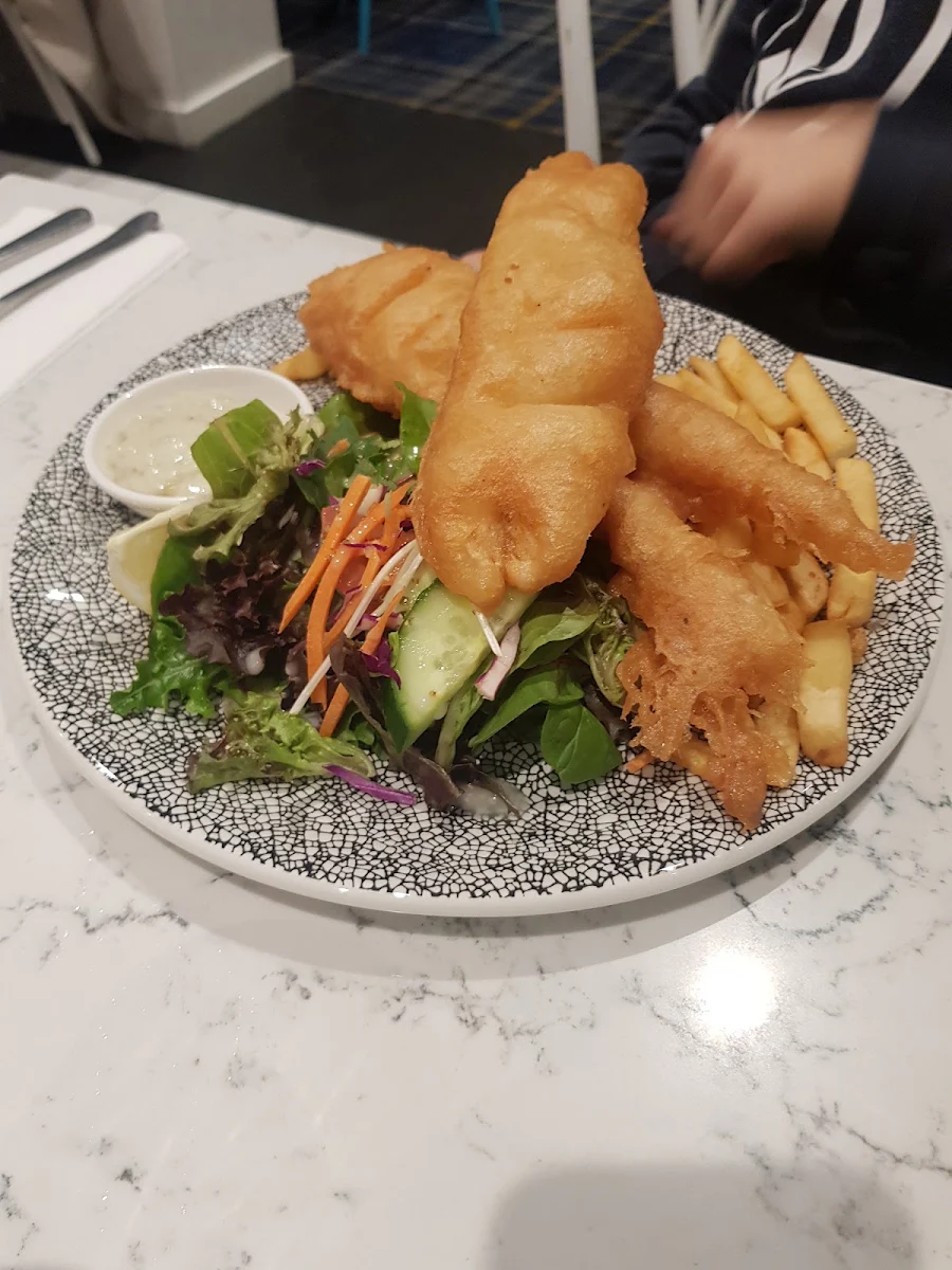 Flathead Tails with Chips, Diamond Creek Hotel