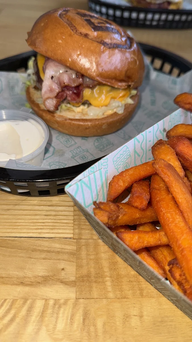 Highlights, FAT JAK'S / GET CLUCK'D CASEY CENTRAL