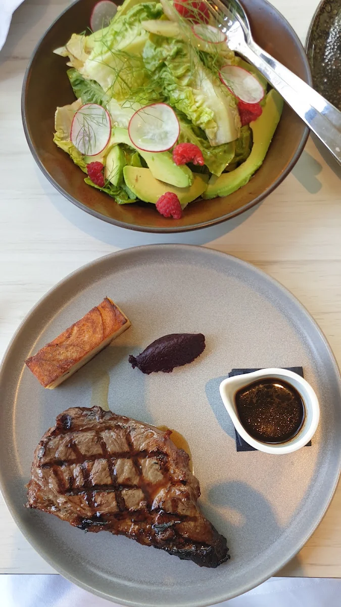 Highlights, Woodcutters Restaurant