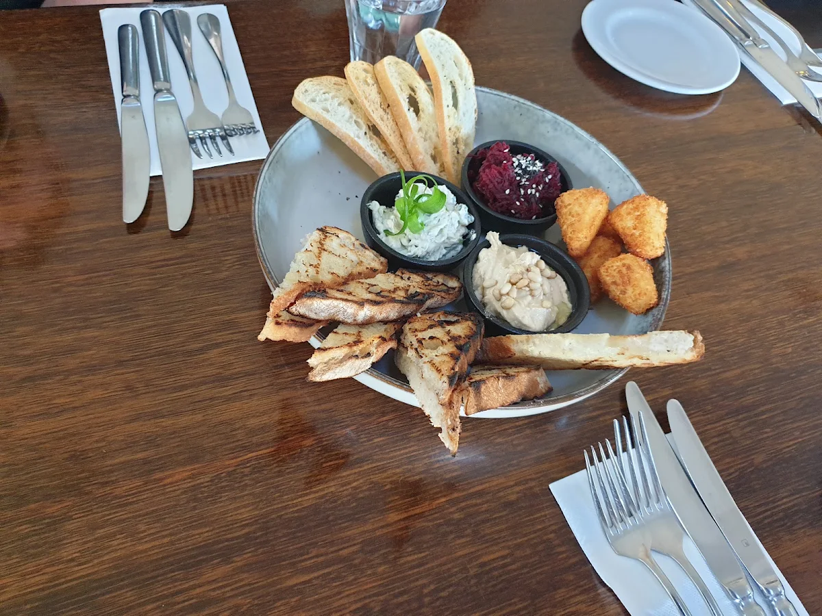 Bread and Dips