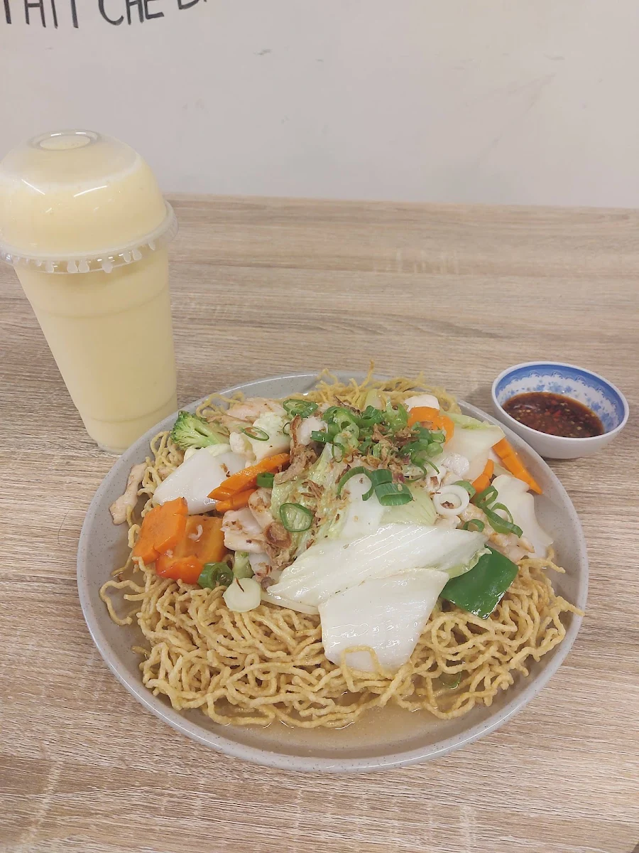 Crispy Egg Noodle, Chopsticks Vietnamese Cuisine