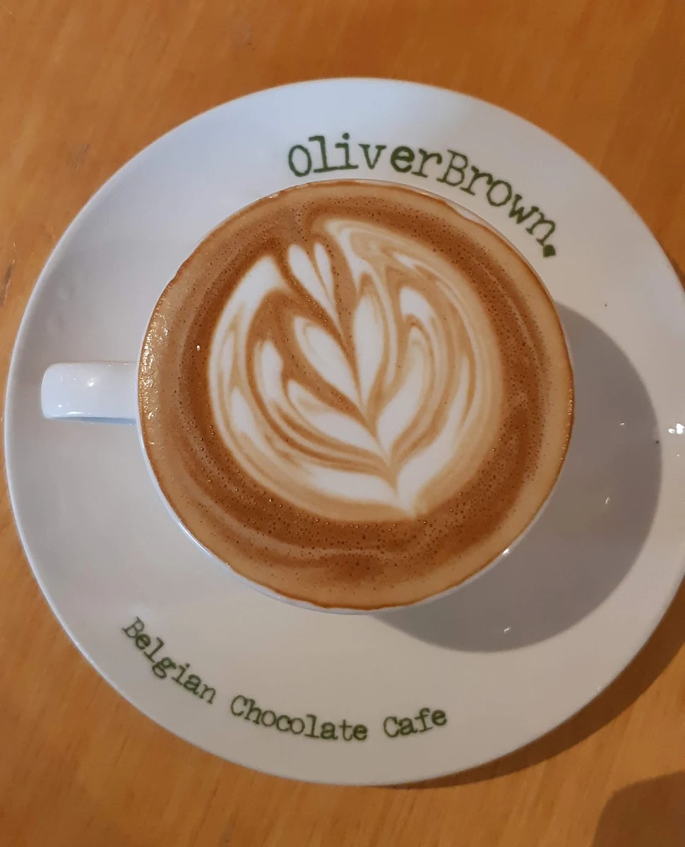 Flat White, Oliver Brown