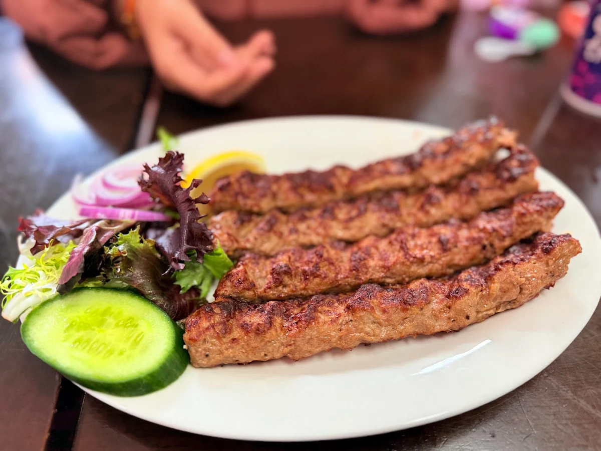 Highlights, Afghan zamarut restaurant
