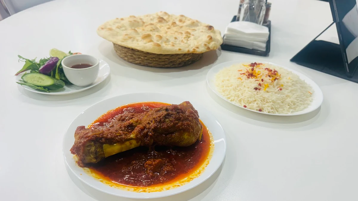 Highlights, Afghan zamarut restaurant