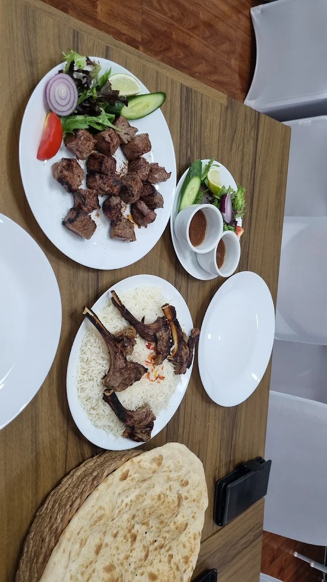 Highlights, Afghan zamarut restaurant