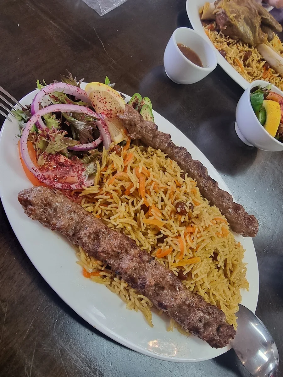 Highlights, Afghan zamarut restaurant