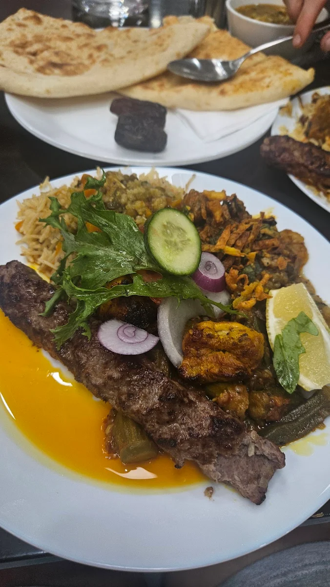 Highlights, Afghan zamarut restaurant
